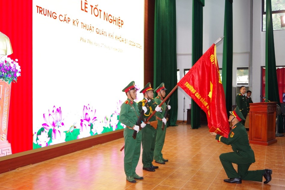 Trường Cao đẳng Kỹ thuật quân sự 1 tổ chức Lễ tốt nghiệp cho học viên trung cấp kỹ thuật quân khí khóa 51 (2024-2026)